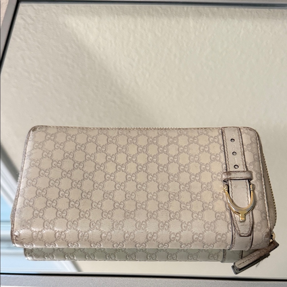 Gucci GG Supreme wallet